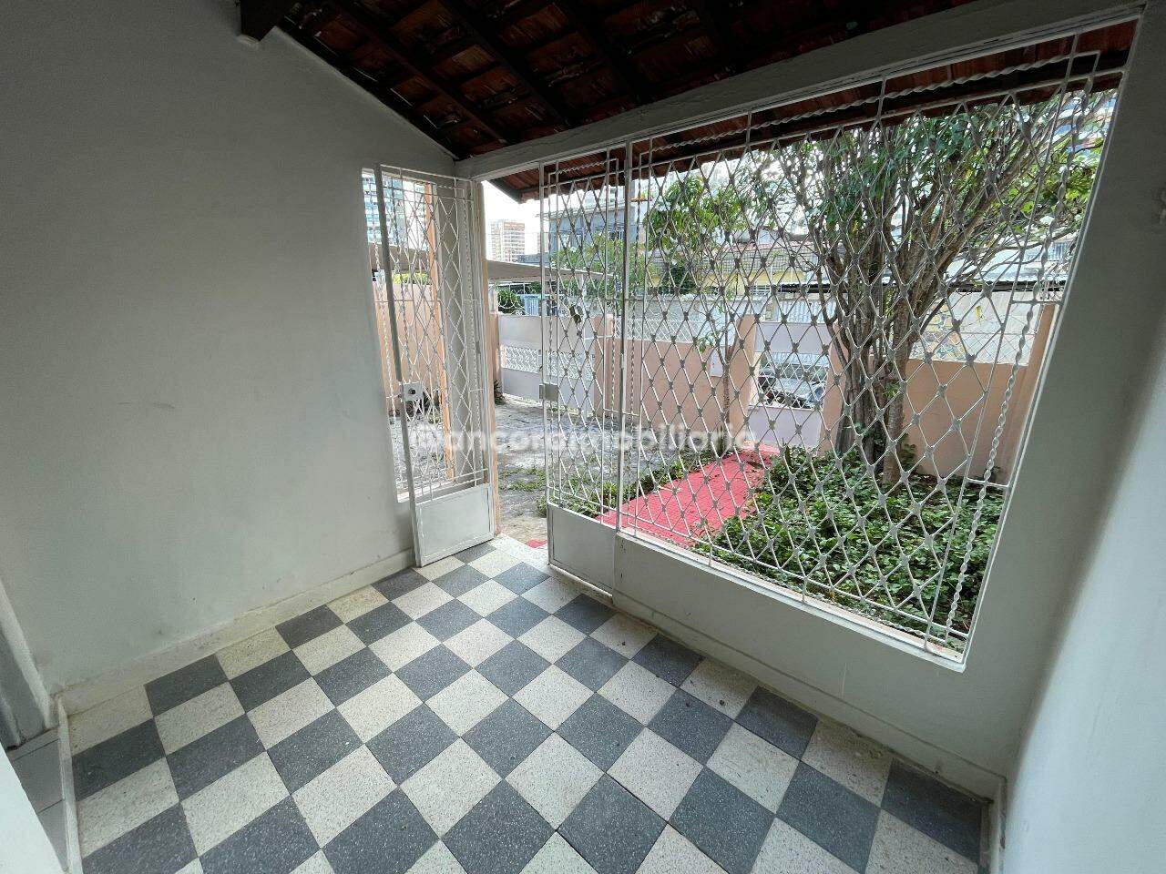 Casa para aluguel no Encruzilhada: 