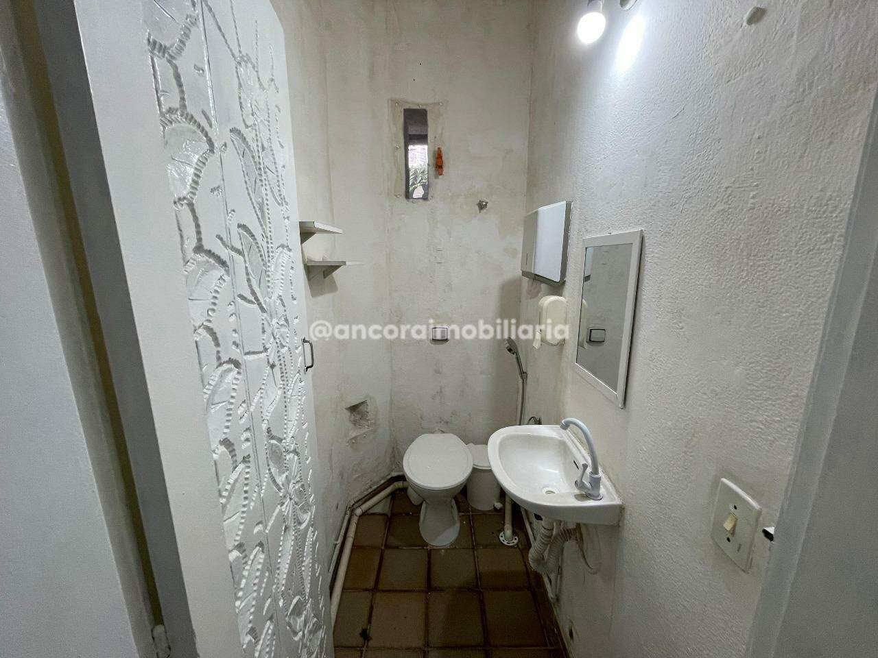 Sala para aluguel no Graças: 
