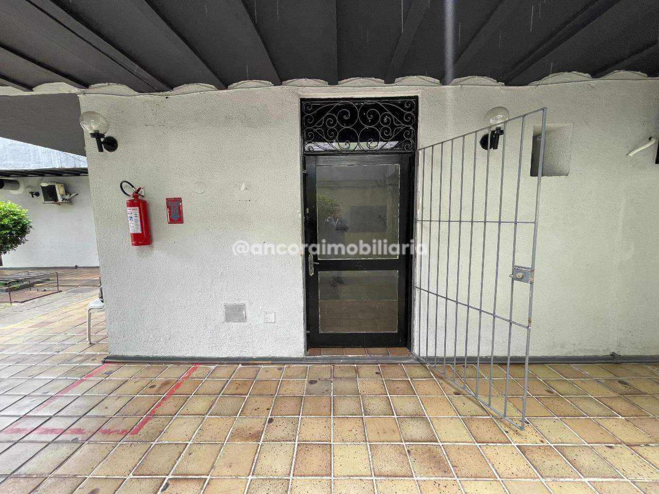 Sala para aluguel no Graças: 