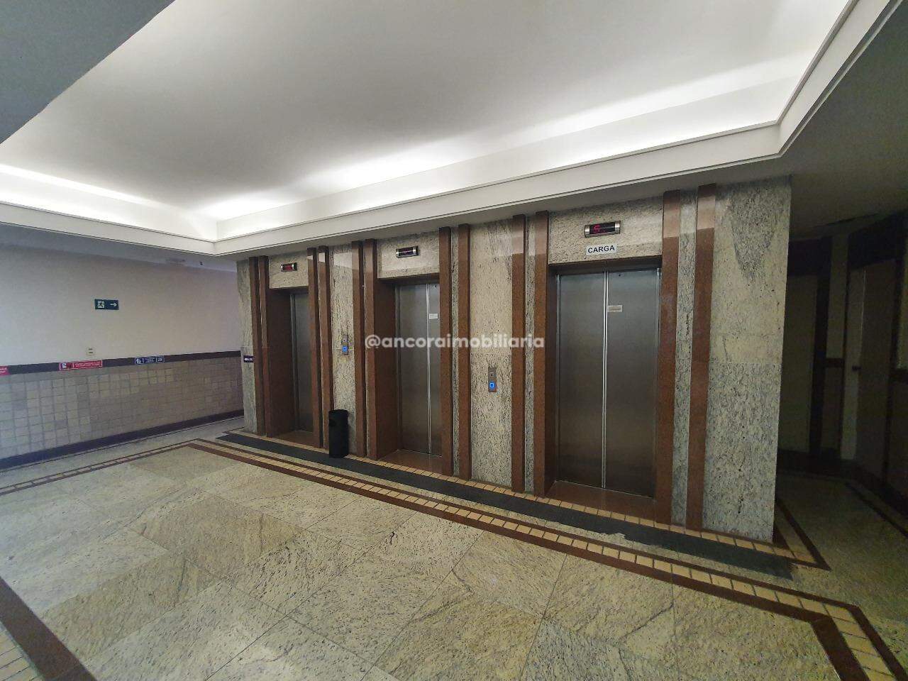 Sala para aluguel no Santo Amaro: 
