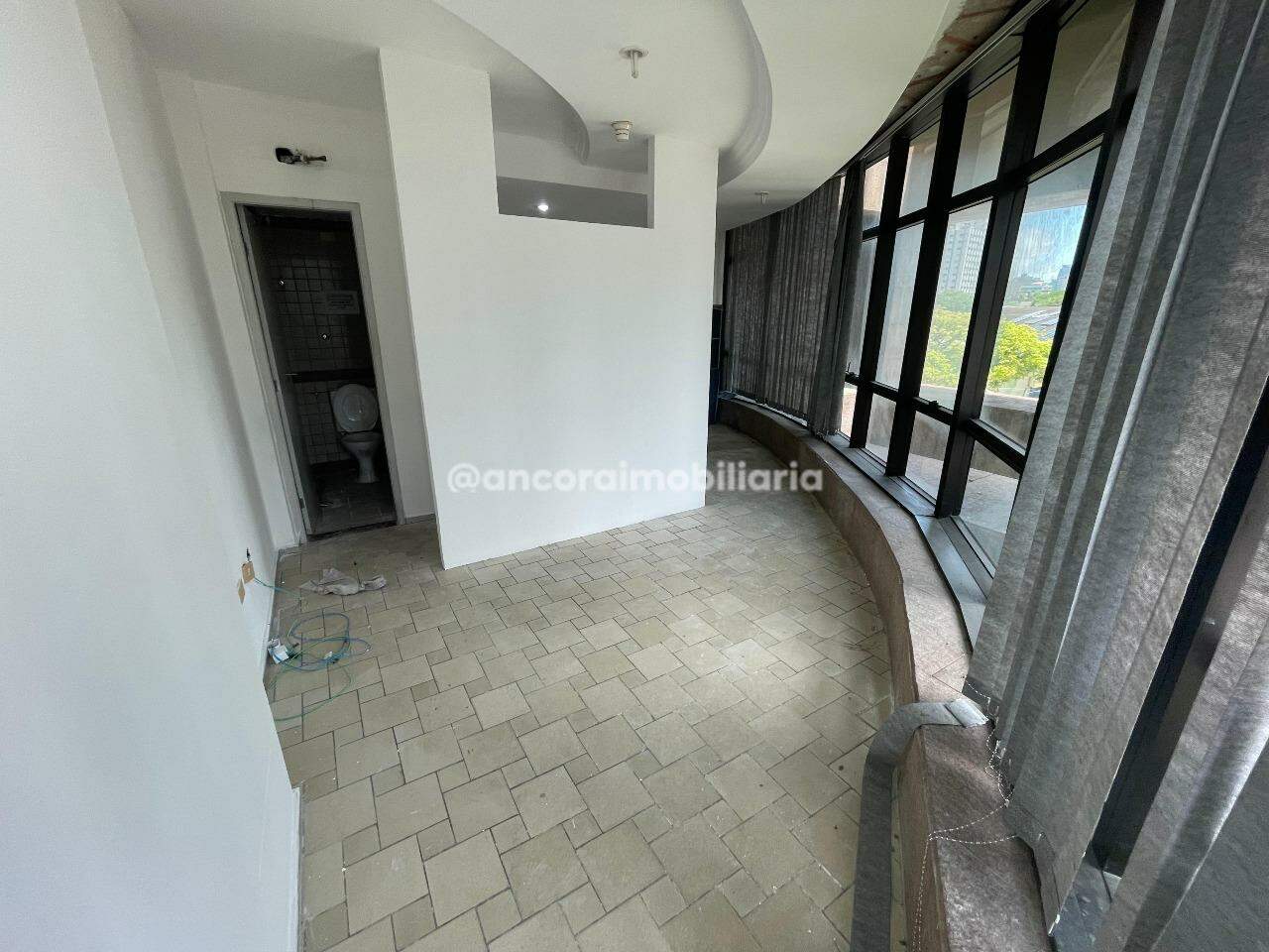 Sala para aluguel no Santo Amaro: 