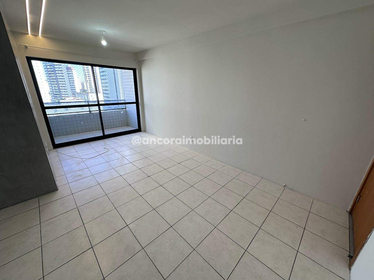 Apartamento para aluguel no Encruzilhada: 