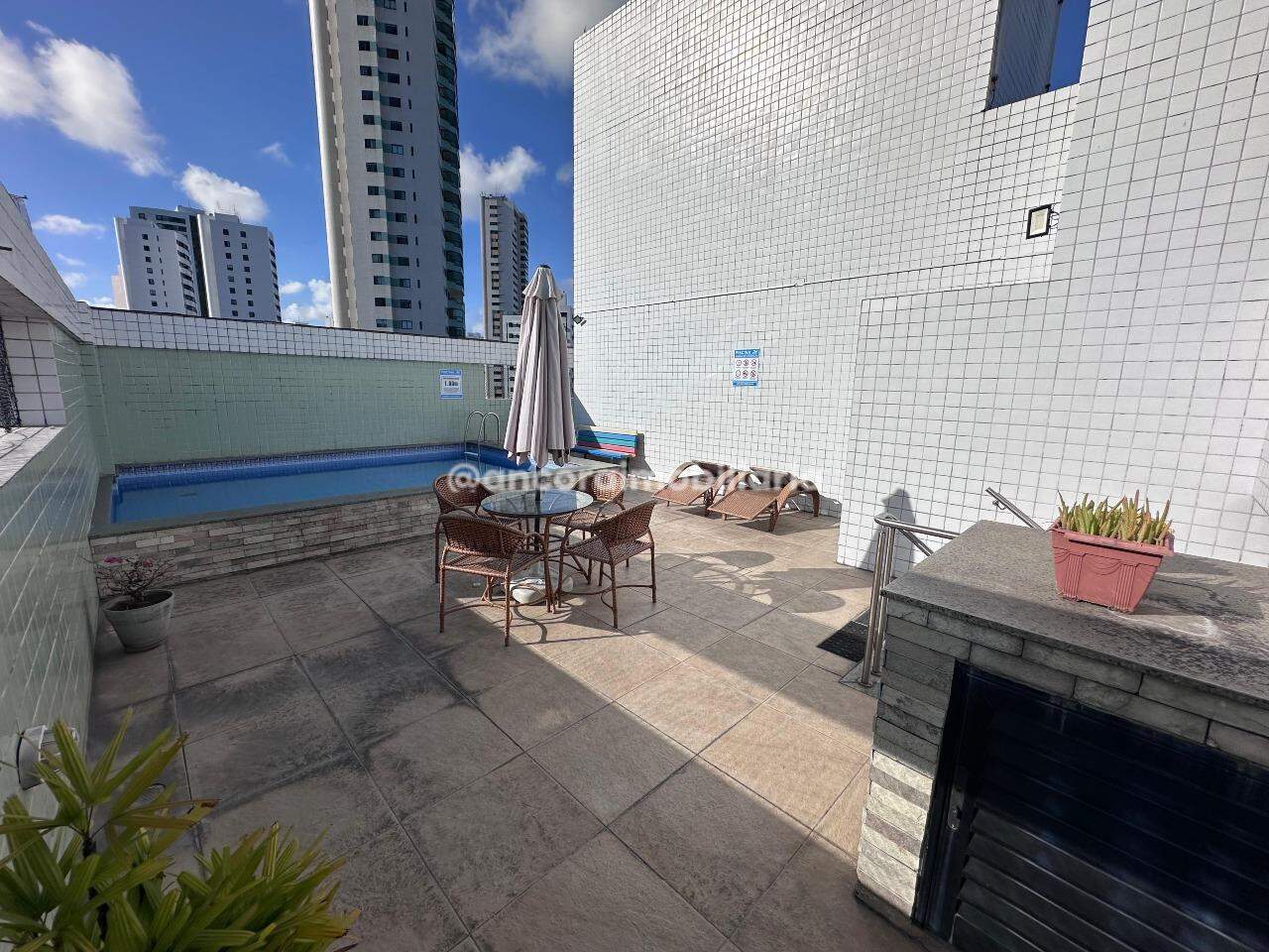 Apartamento para aluguel no Encruzilhada: 
