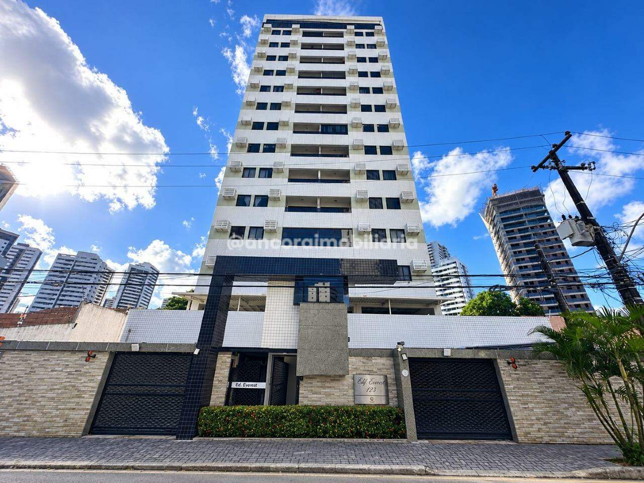 Apartamento para aluguel no Encruzilhada: 