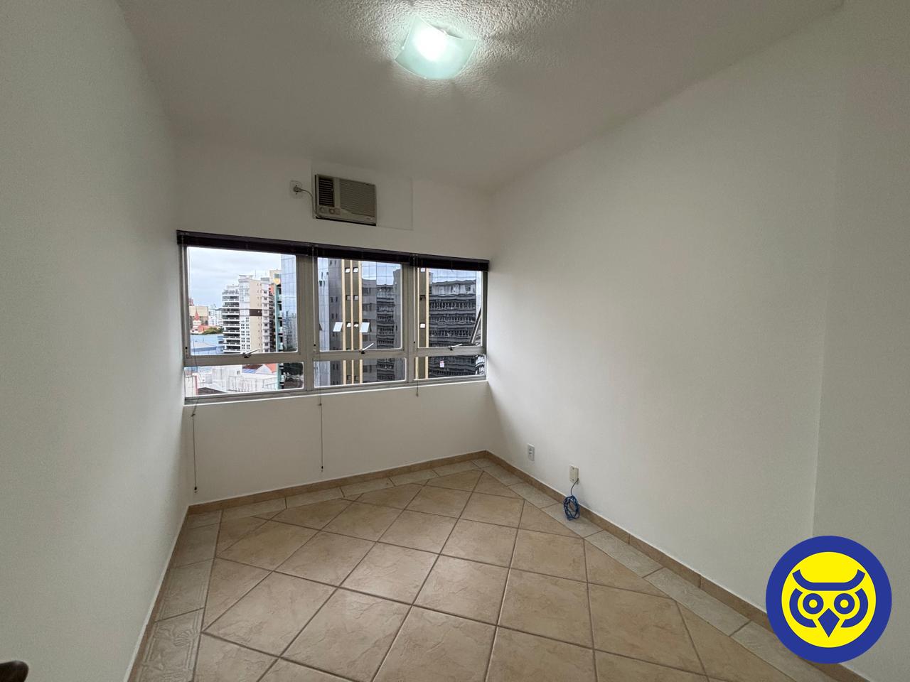 Salas/Conjuntos para aluguel no Centro: