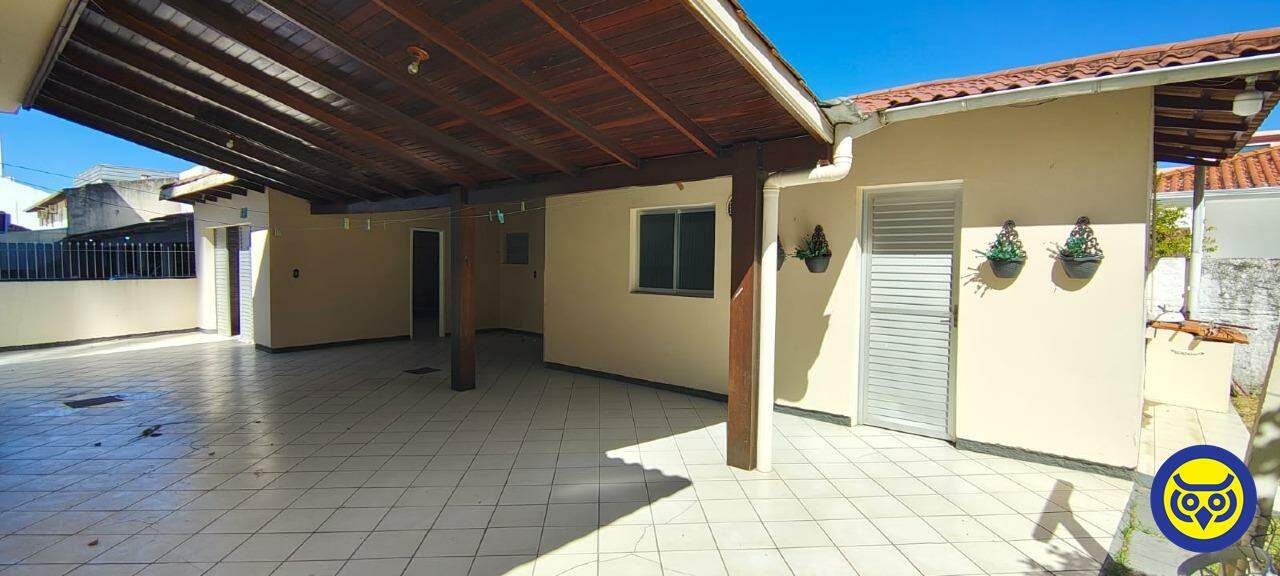 Casa para aluguel no Kobrasol: 