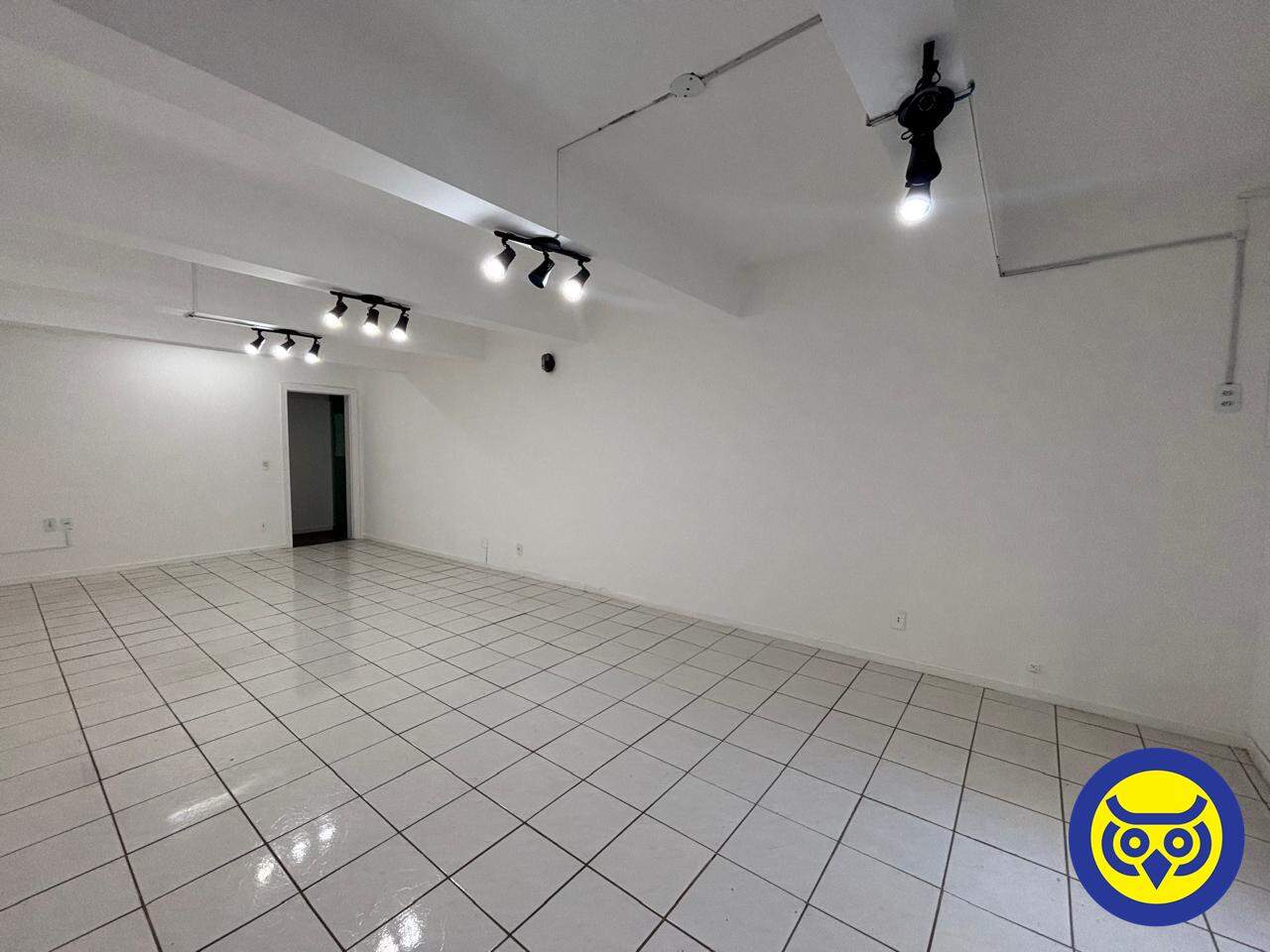 Sala para aluguel no Centro: 