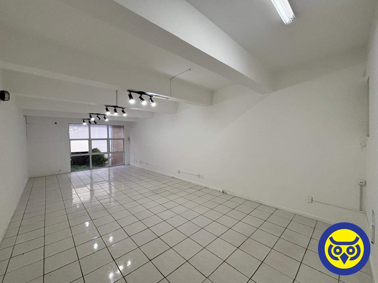Sala para aluguel no Centro: 