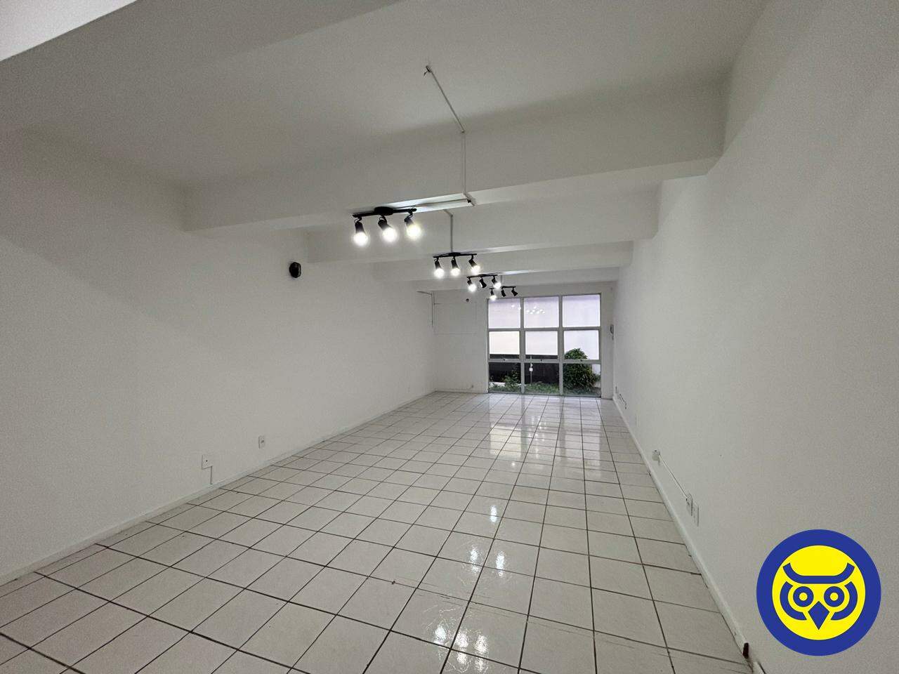 Sala para aluguel no Centro: 