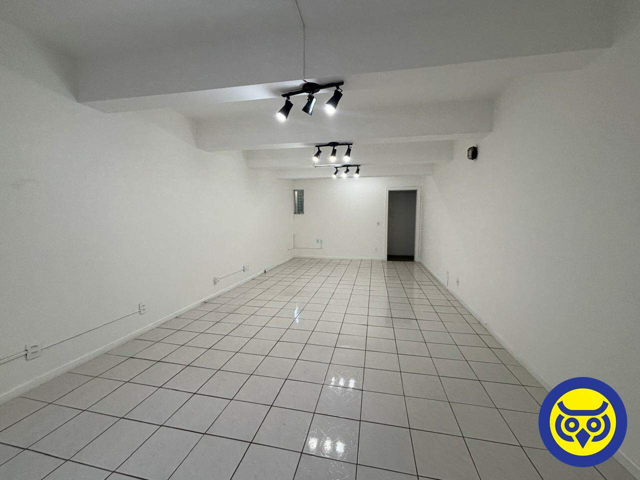 Sala para aluguel no Centro: 