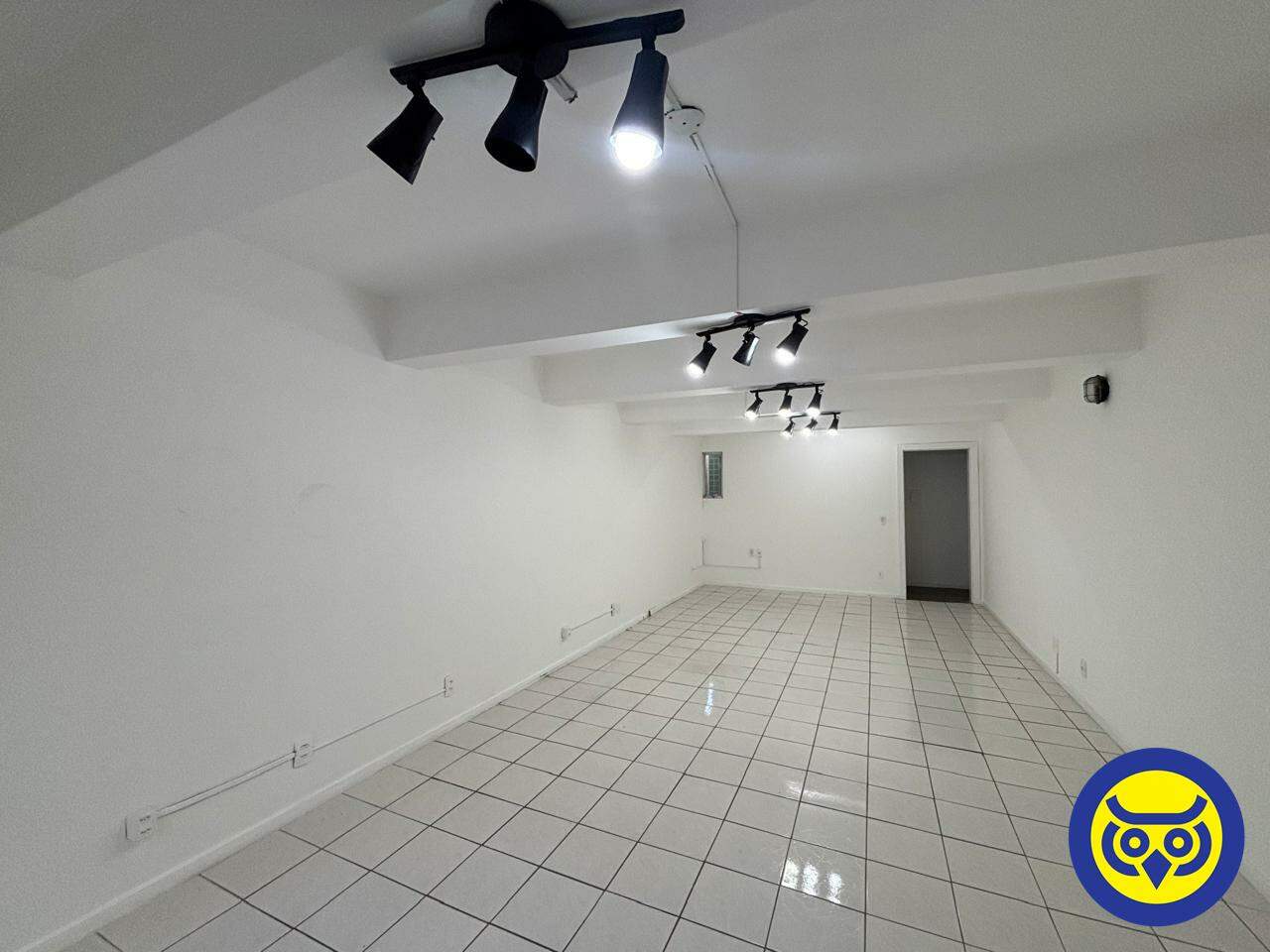 Sala para aluguel no Centro: 