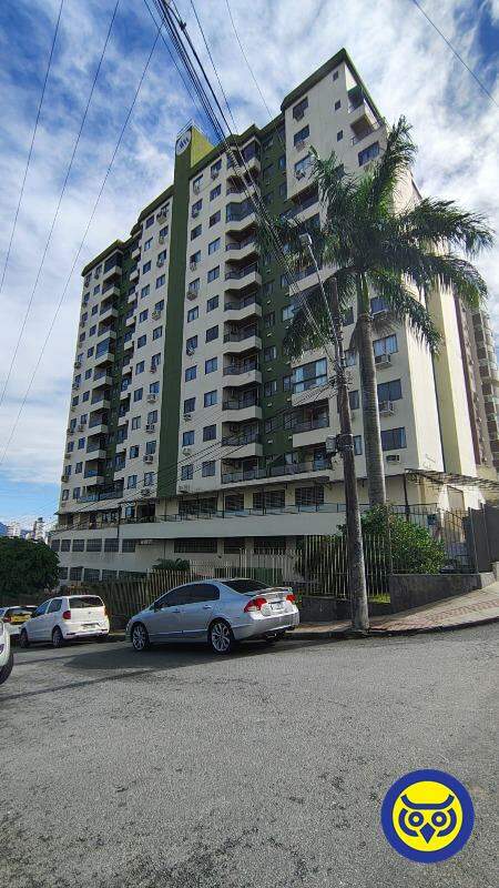 Apartamento para aluguel no Barreiros: 