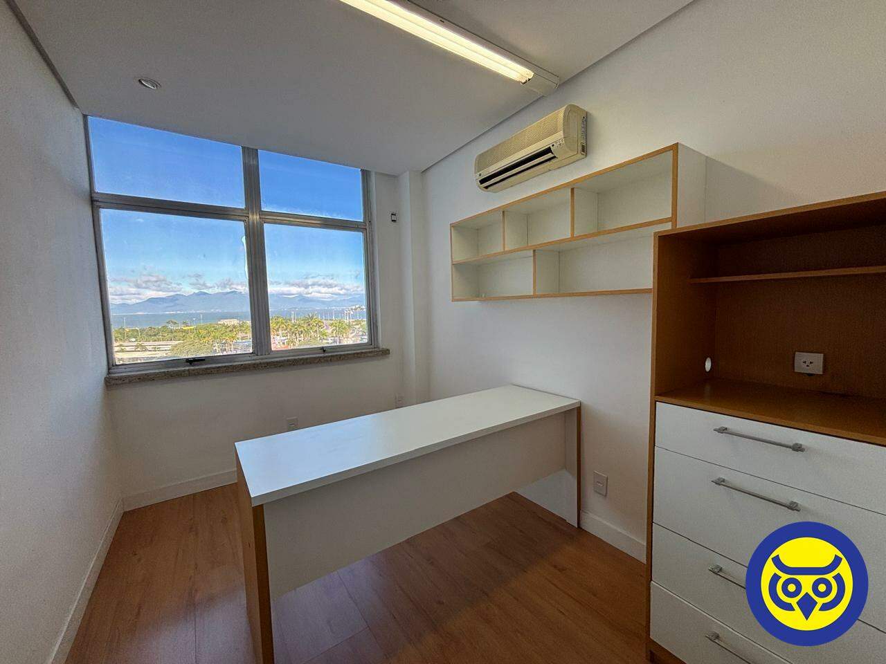 Sala para aluguel no Centro: 