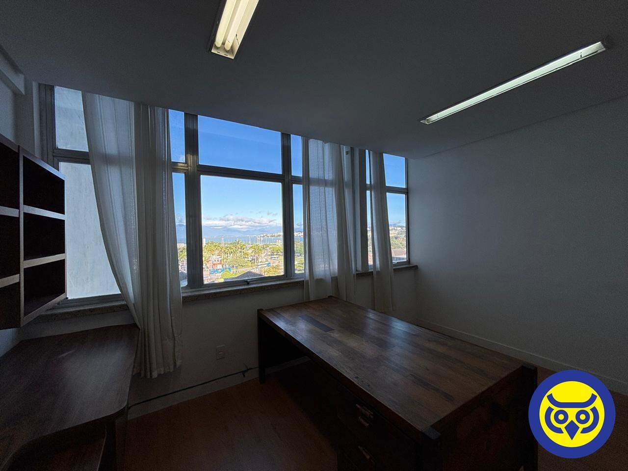Sala para aluguel no Centro: 