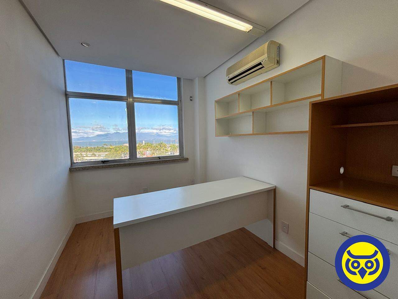 Sala para aluguel no Centro: 