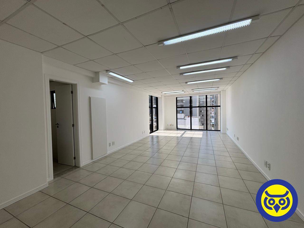 Sala para aluguel no Centro: 