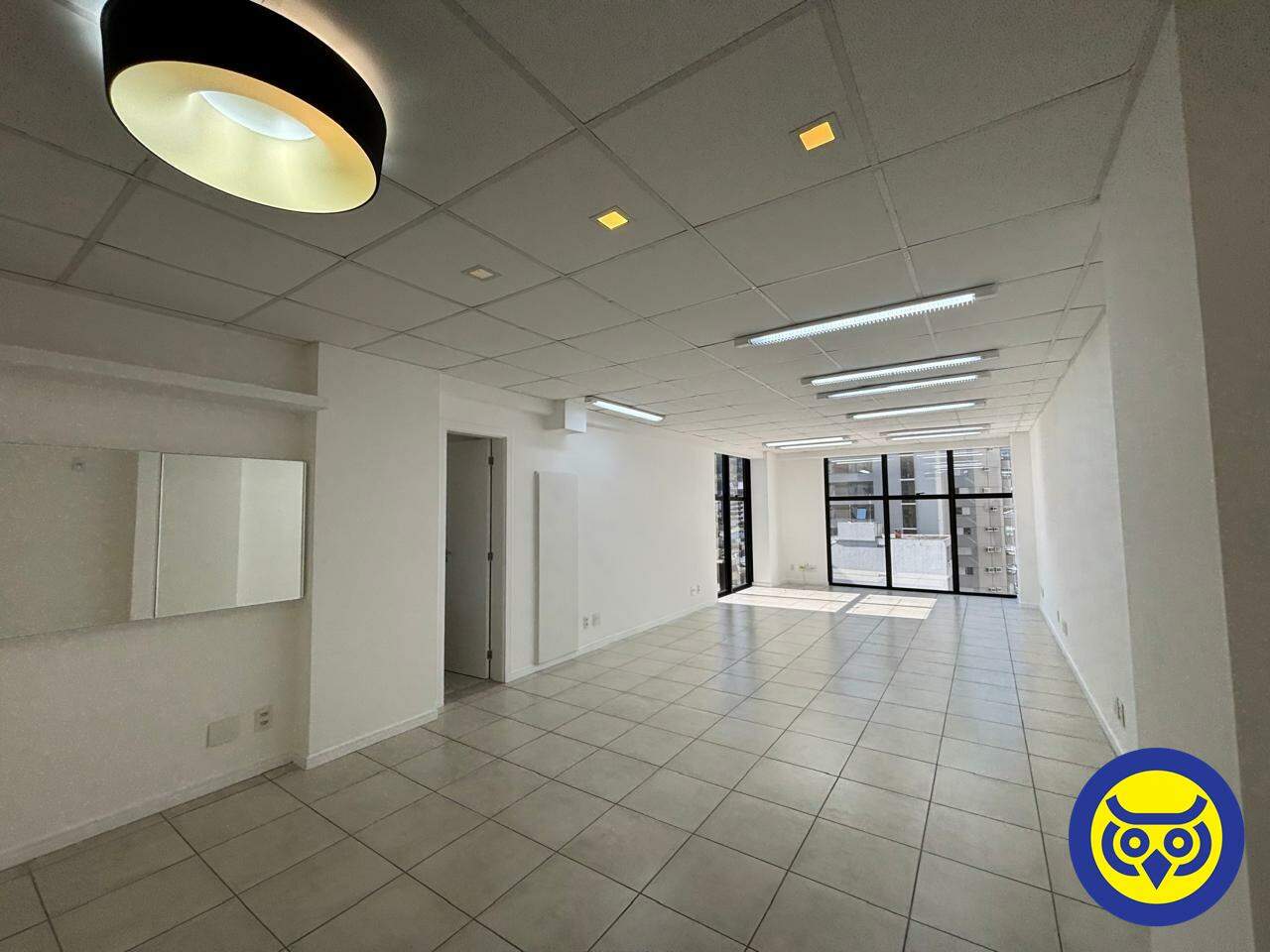 Sala para aluguel no Centro: 
