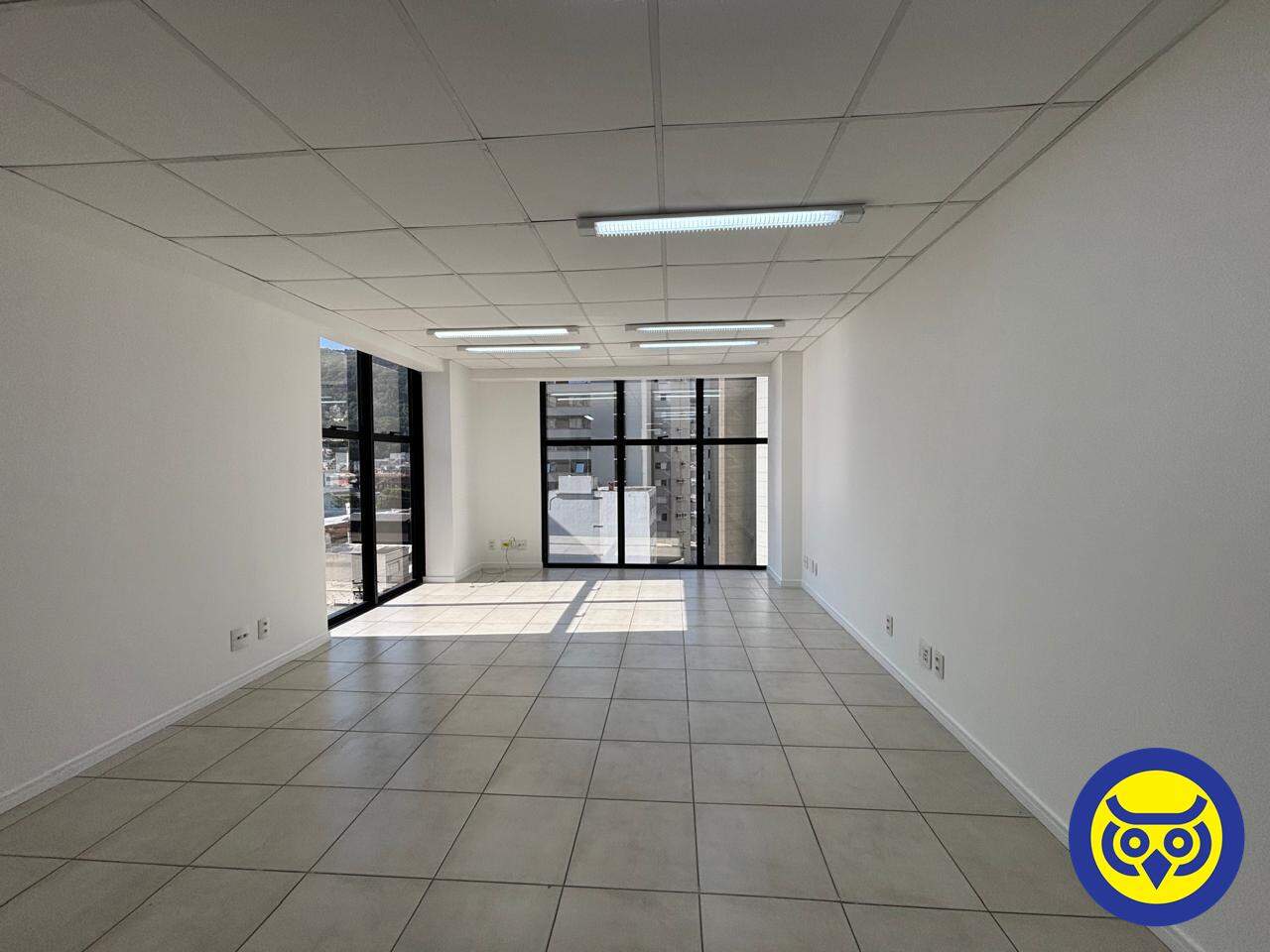 Sala para aluguel no Centro: