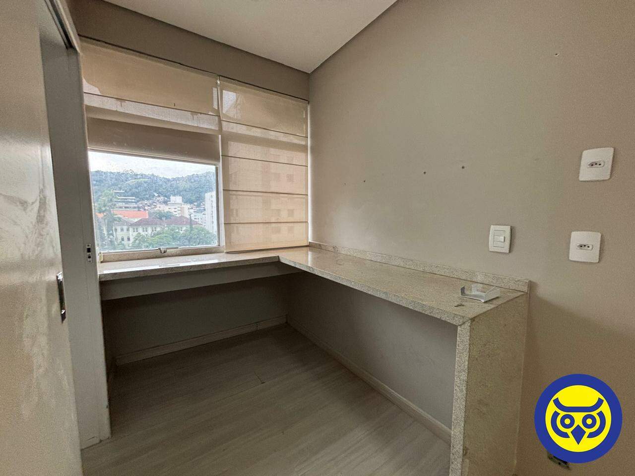 Sala para aluguel no Centro: