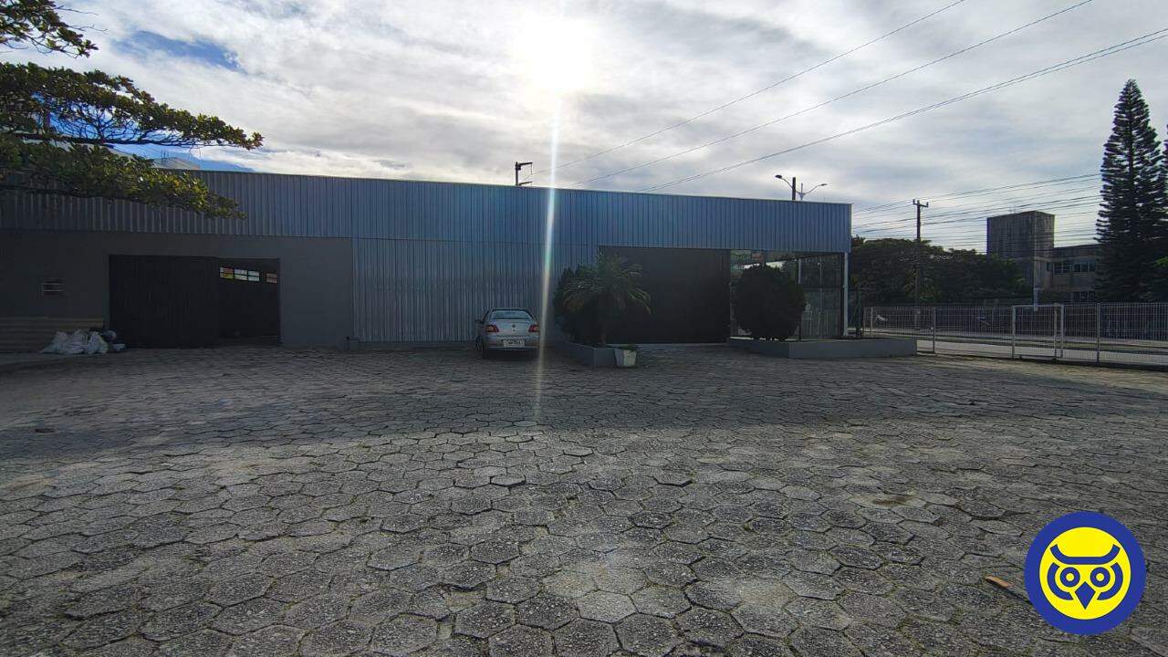 Galpão para aluguel no Capoeiras: