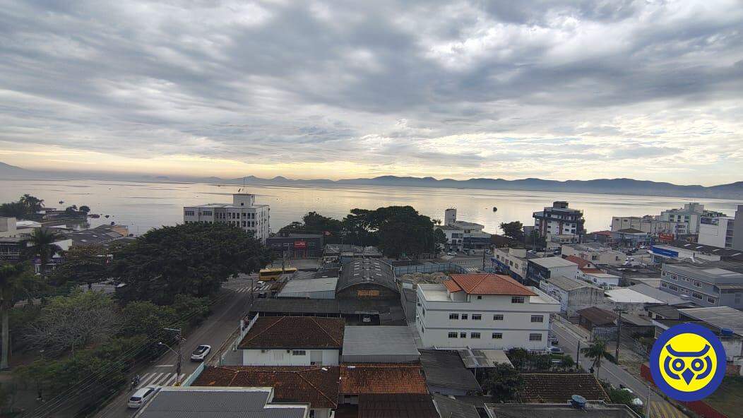 Apartamento para aluguel no Barreiros: 