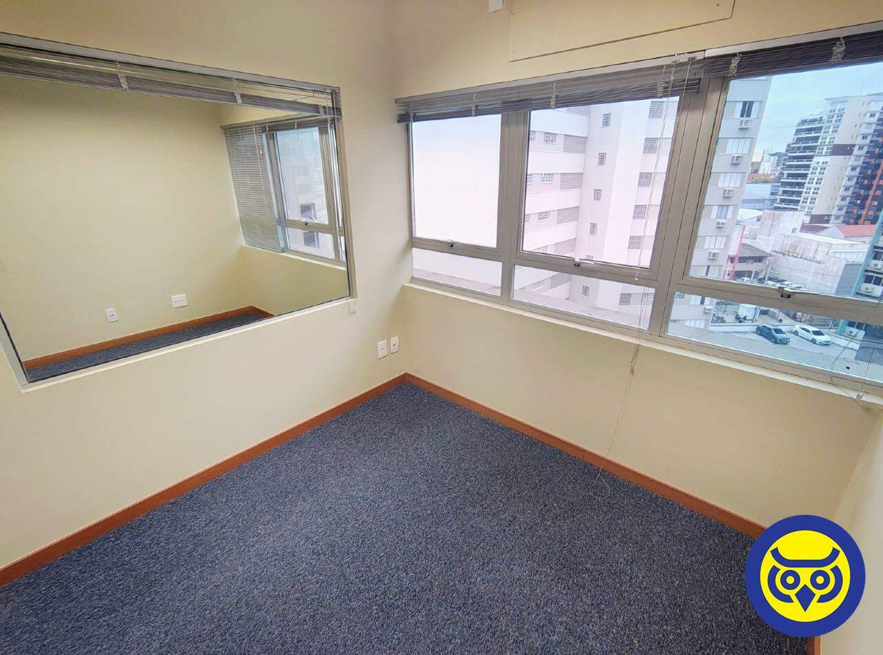 Sala para aluguel no Centro: 