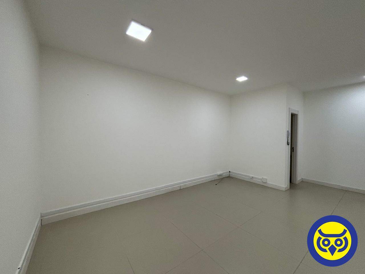 Salas/Conjuntos para aluguel no Canto: 