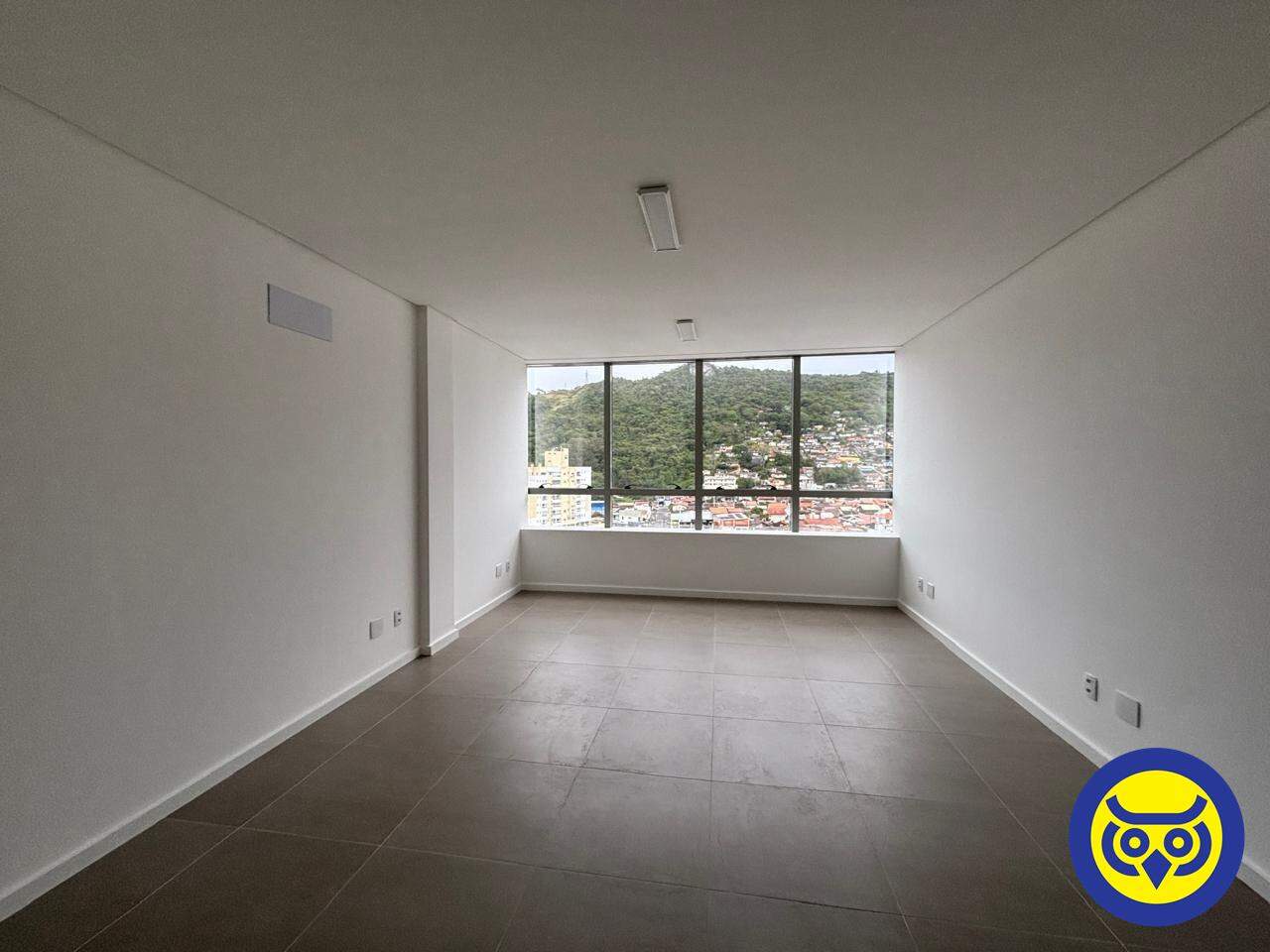 Salas/Conjuntos para aluguel no Saco Dos Limões: 