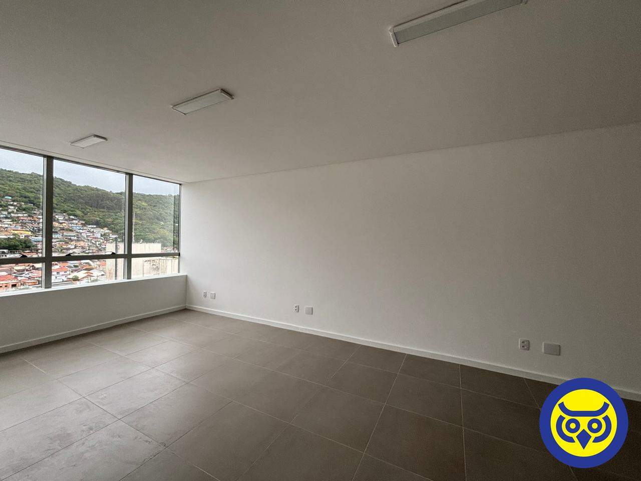 Salas/Conjuntos para aluguel no Saco Dos Limões: 