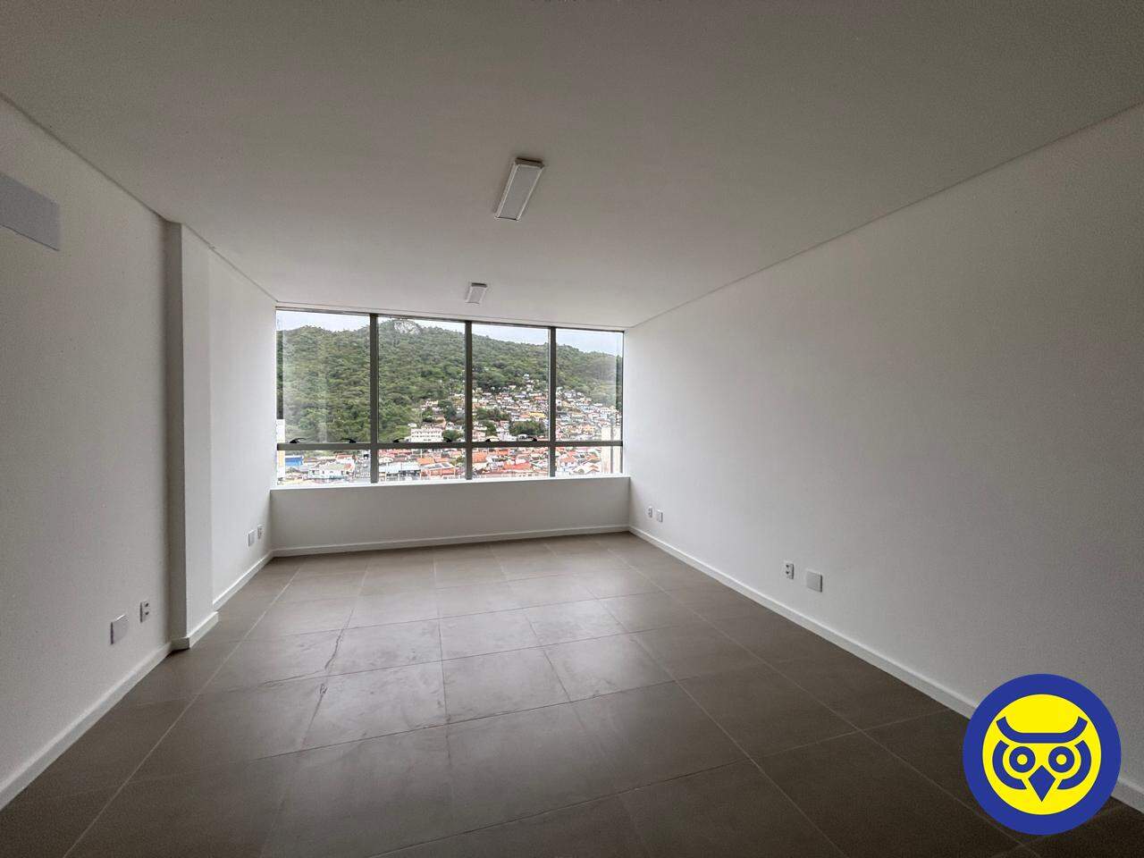 Salas/Conjuntos para aluguel no Saco Dos Limões: 