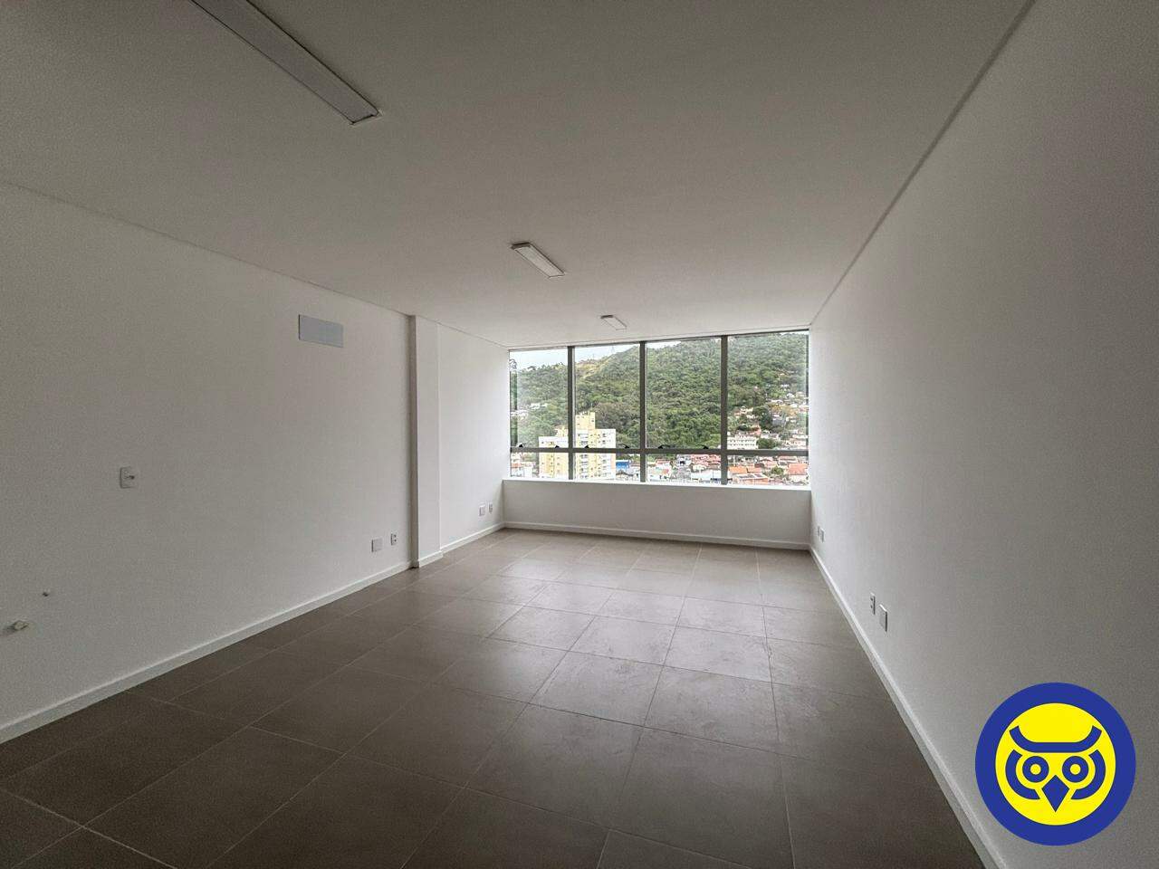 Salas/Conjuntos para aluguel no Saco Dos Limões: 