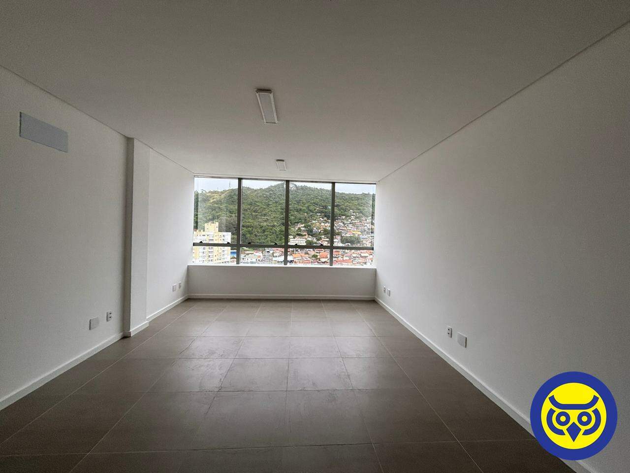 Salas/Conjuntos para aluguel no Saco Dos Limões: 