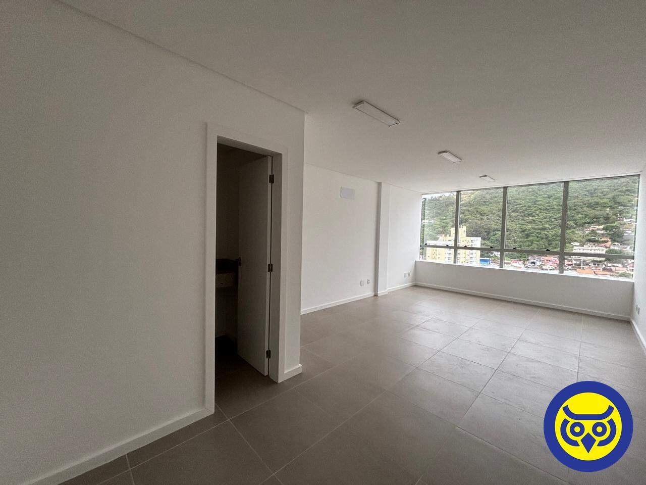 Salas/Conjuntos para aluguel no Saco Dos Limões: 