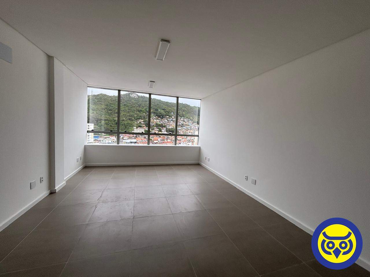 Salas/Conjuntos para aluguel no Saco Dos Limões: 