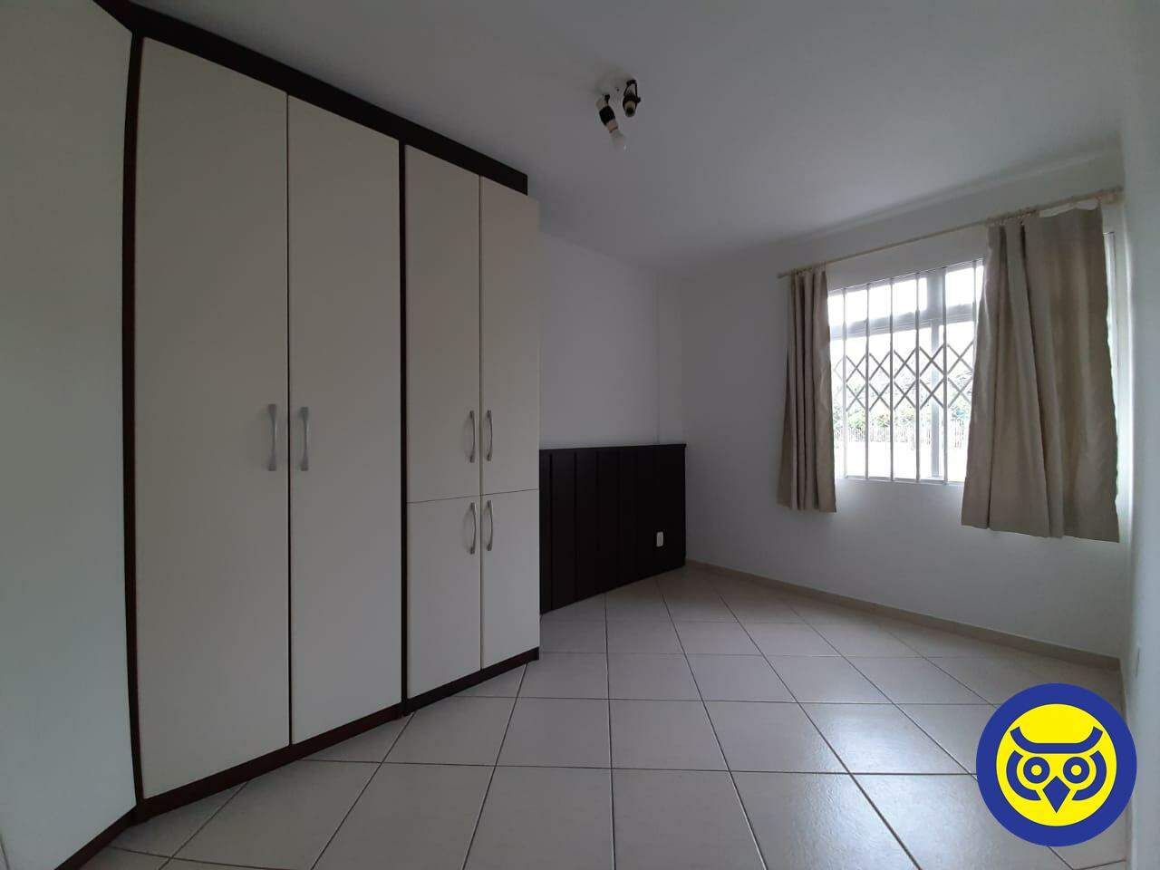 Apartamento para aluguel no Carvoeira: 