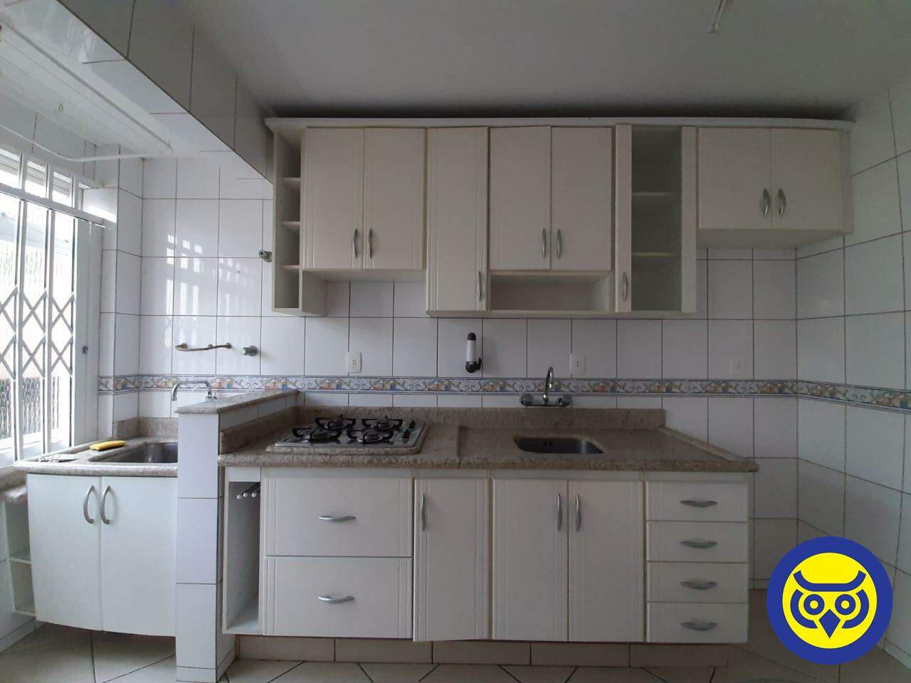 Apartamento para aluguel no Carvoeira: 
