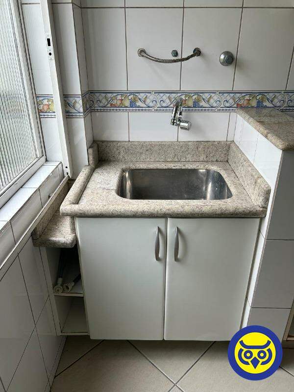 Apartamento para aluguel no Carvoeira: 
