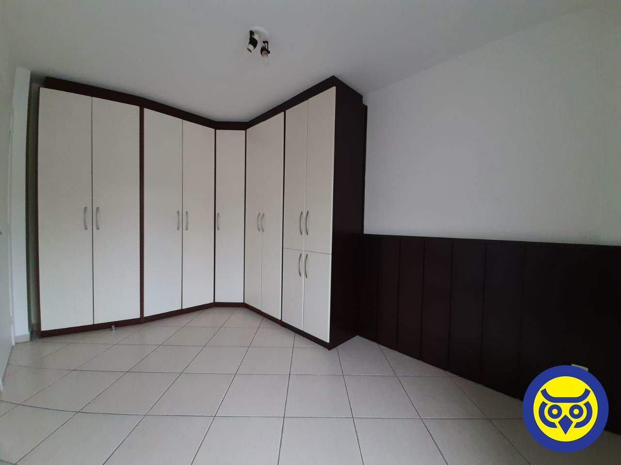Apartamento para aluguel no Carvoeira: 