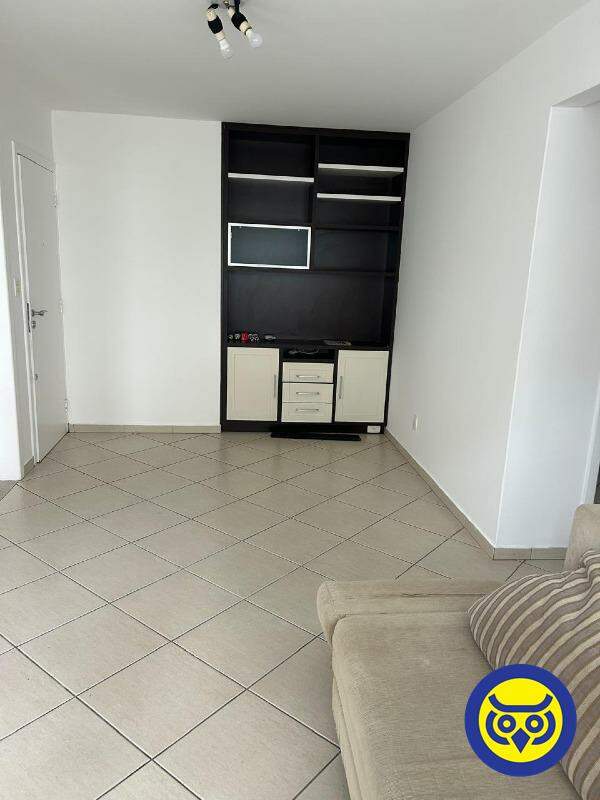Apartamento para aluguel no Carvoeira: 