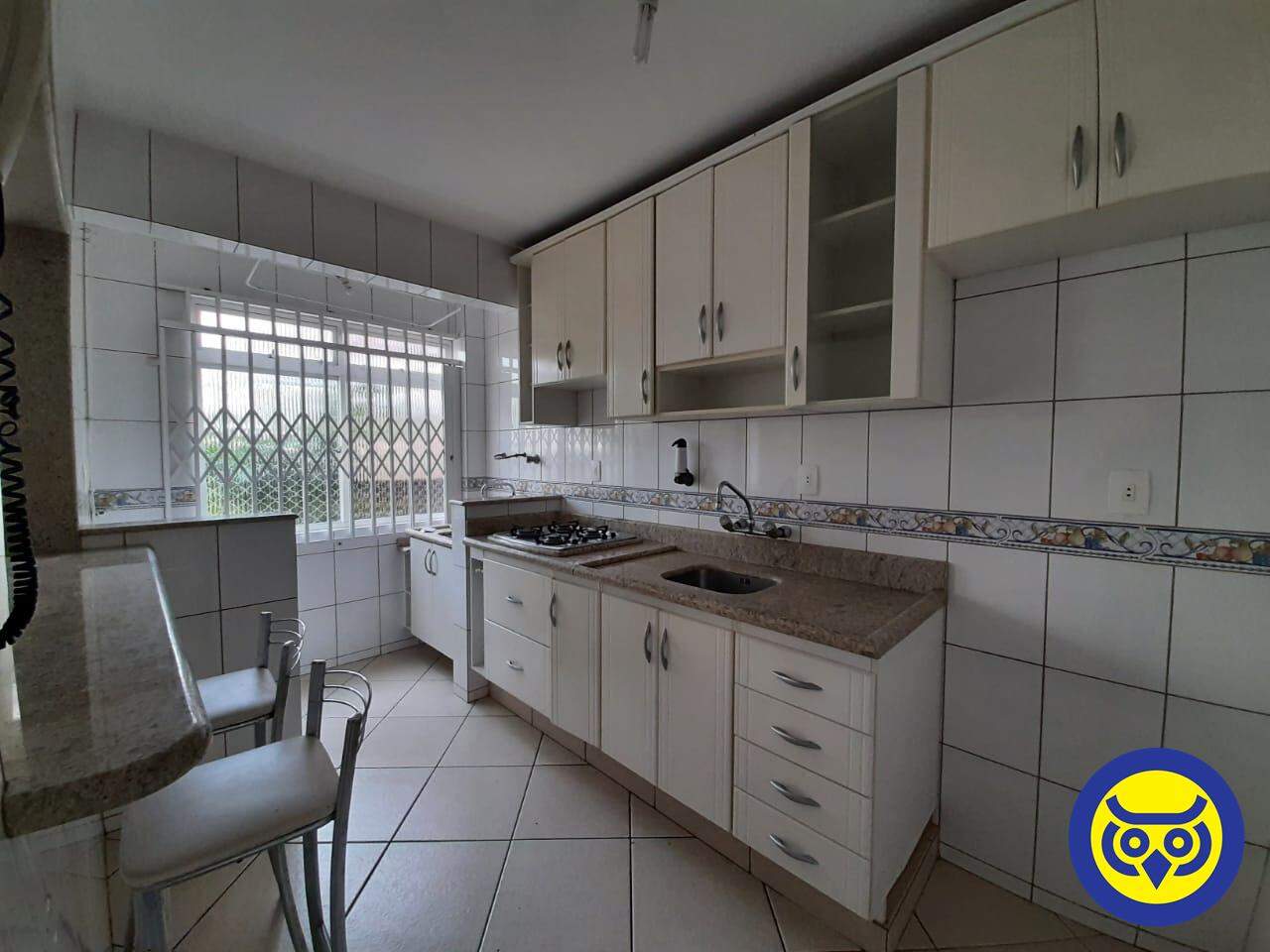Apartamento para aluguel no Carvoeira: 