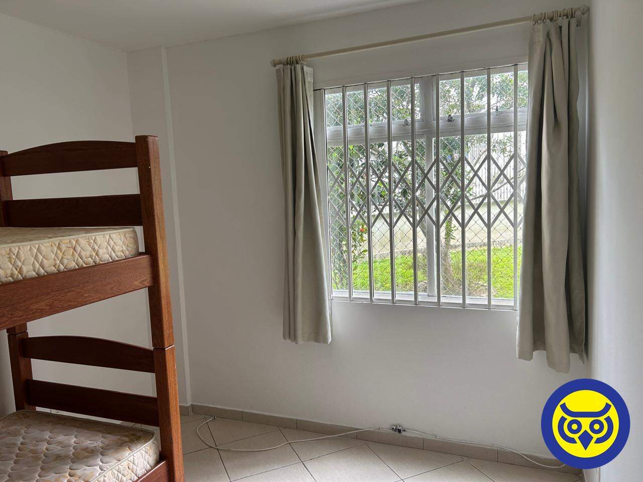 Apartamento para aluguel no Carvoeira: 