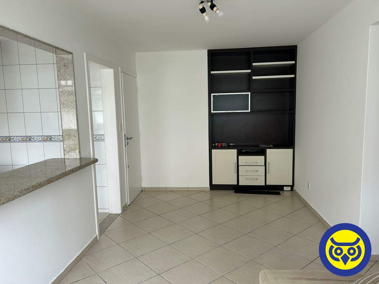 Apartamento para aluguel no Carvoeira: 