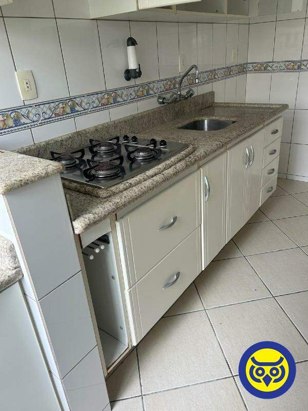Apartamento para aluguel no Carvoeira: 
