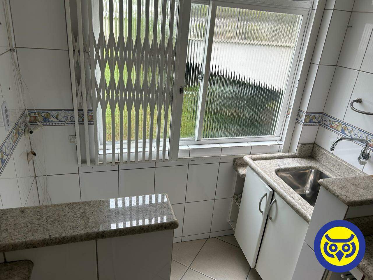 Apartamento para aluguel no Carvoeira: 