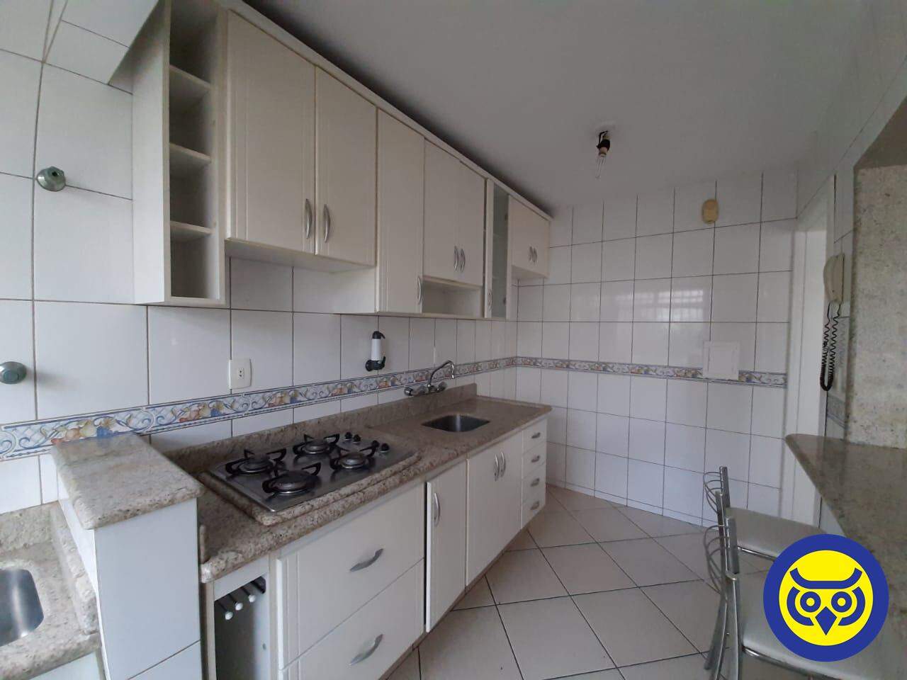 Apartamento para aluguel no Carvoeira: 