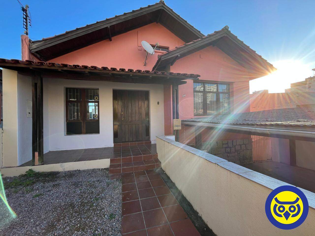 Casa para aluguel no Agronômica: 