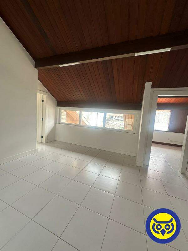 Casa para aluguel no Centro: