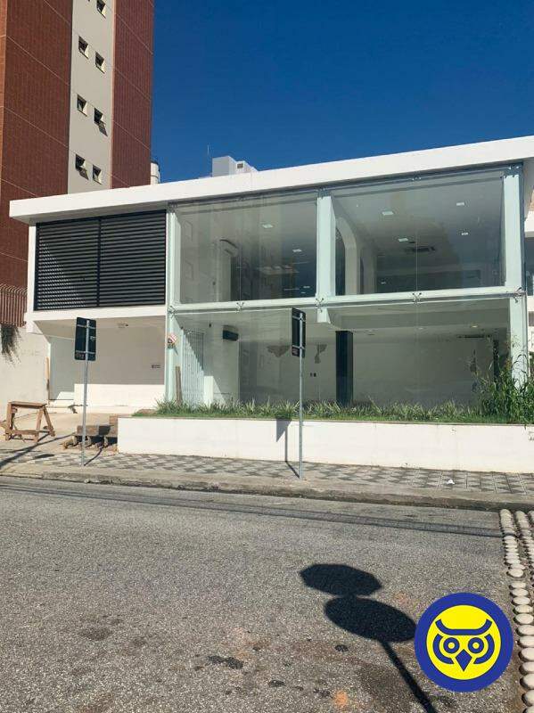 Casa comercial para aluguel no Centro: 