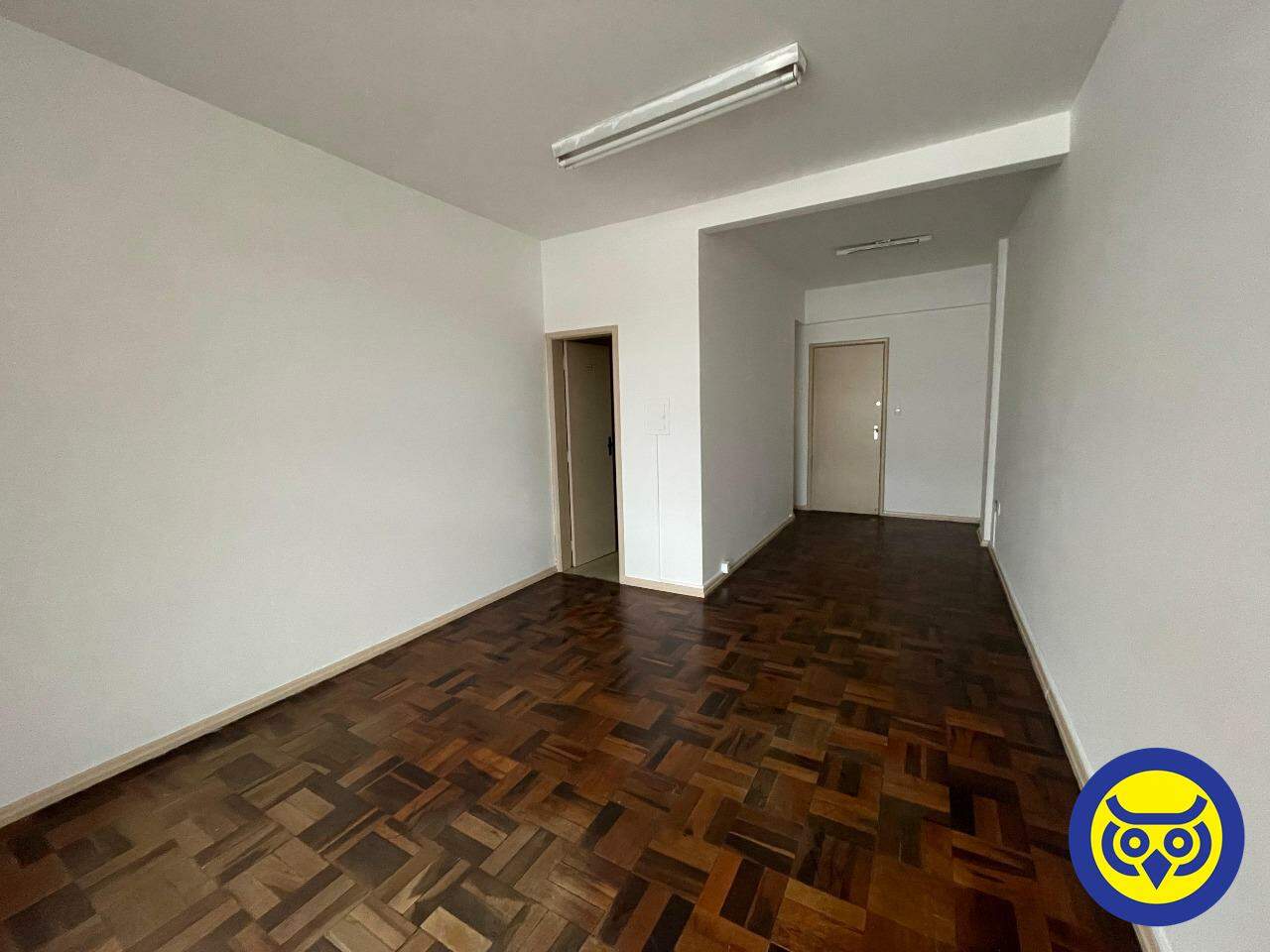 Sala para aluguel no Centro: 
