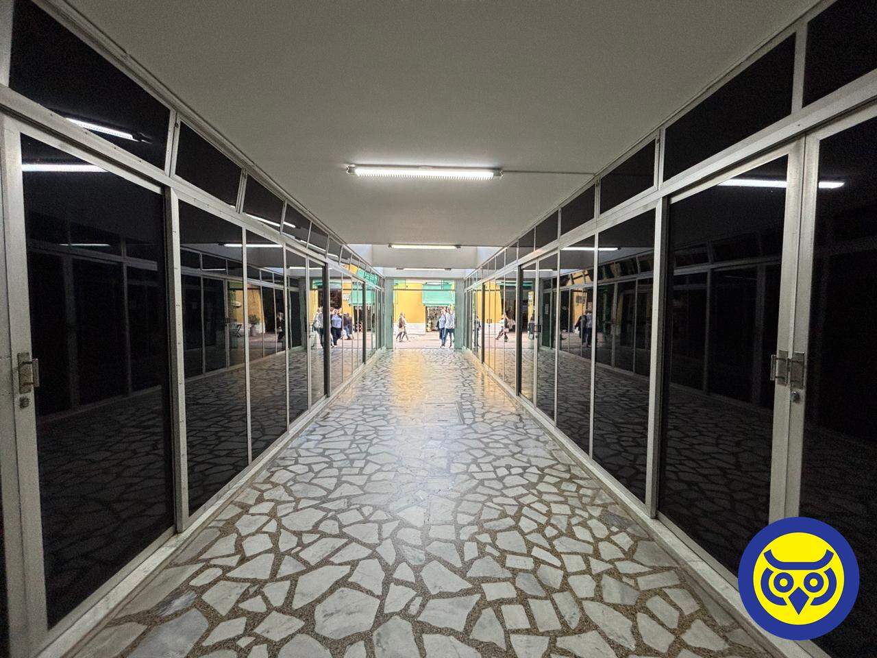 Sala para aluguel no Centro: 